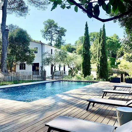 Provencal Mansion With Pool Near Dom wakacyjny *