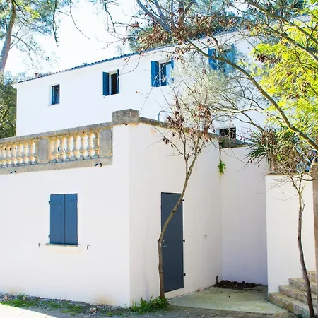 Provencal Mansion With Pool Near Dom wakacyjny